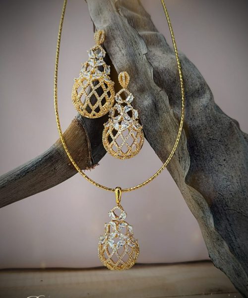 White Stone Chandelier Pendant Necklace Set
