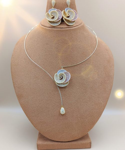 Embossed Rose Front Open Necklace Set