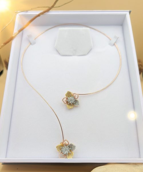 Front Open Daffodil Flower Necklace