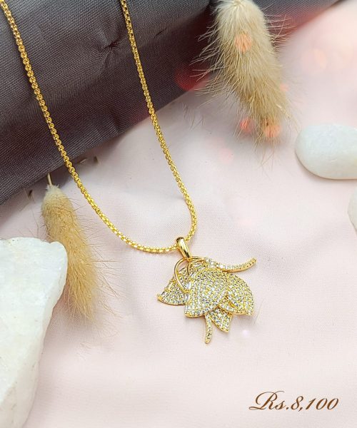 Vintage Flower Pendant Necklace