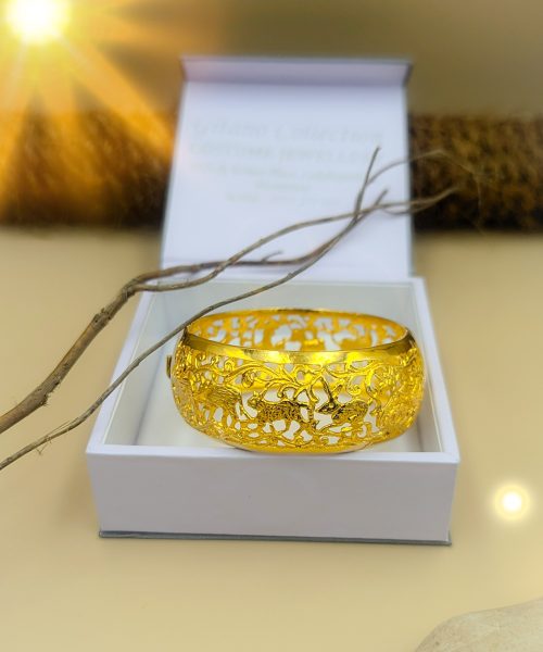 Majestic Aura Bangle