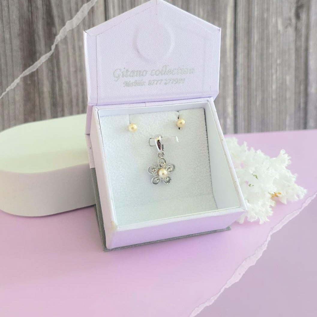 Dainty Pearl Flower Pendant Set - Gitano Collection