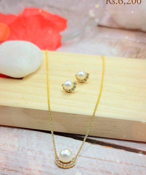 Moonlit Charm Pearl Necklace & Earring