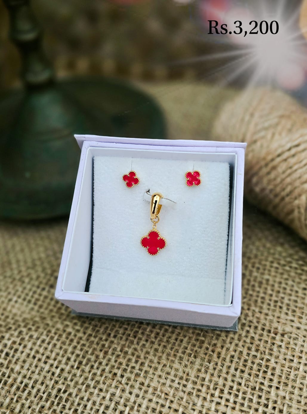 Red Van Cleef Collection - Image 10