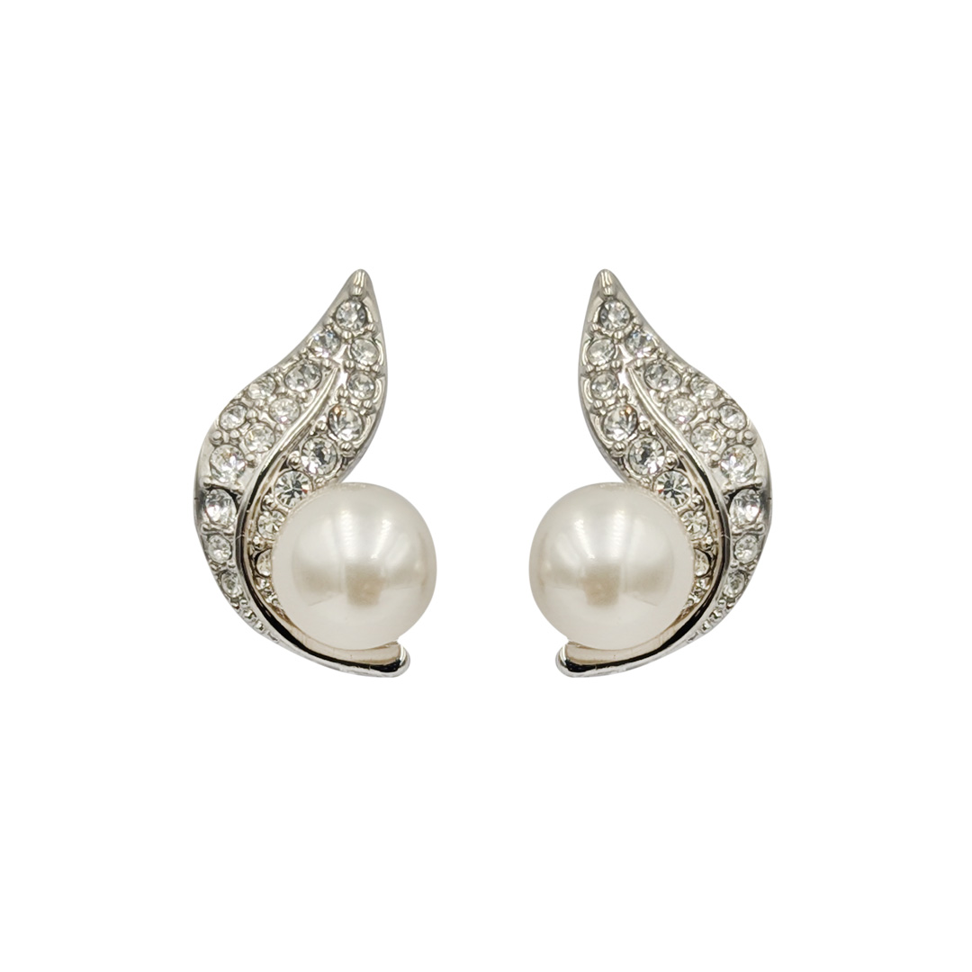 Foliage Pearl Stud Earring
