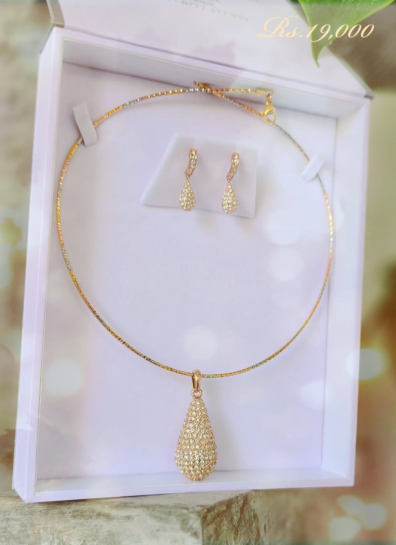 Forever Dew Necklace Set