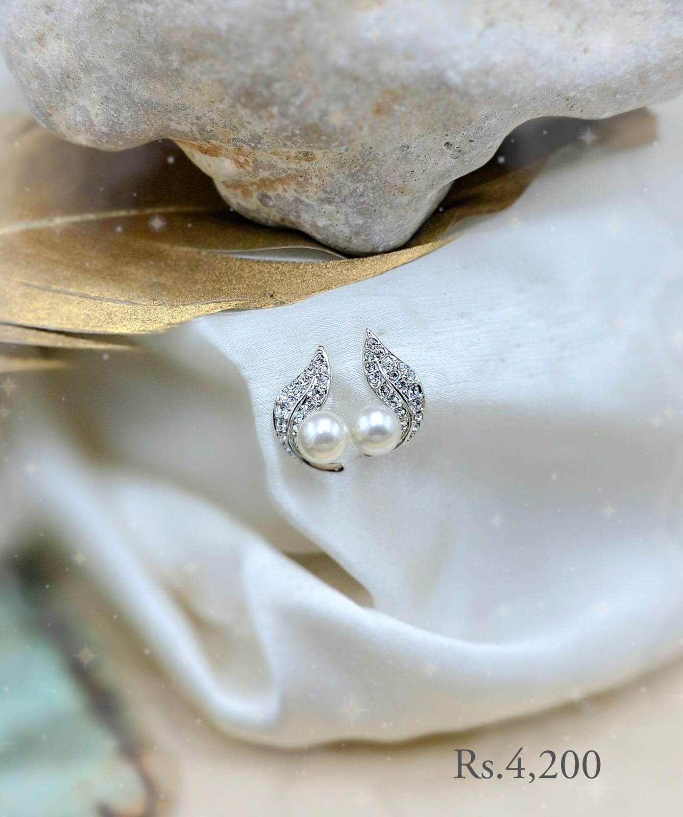 Foliage Pearl Stud Earring - Image 3