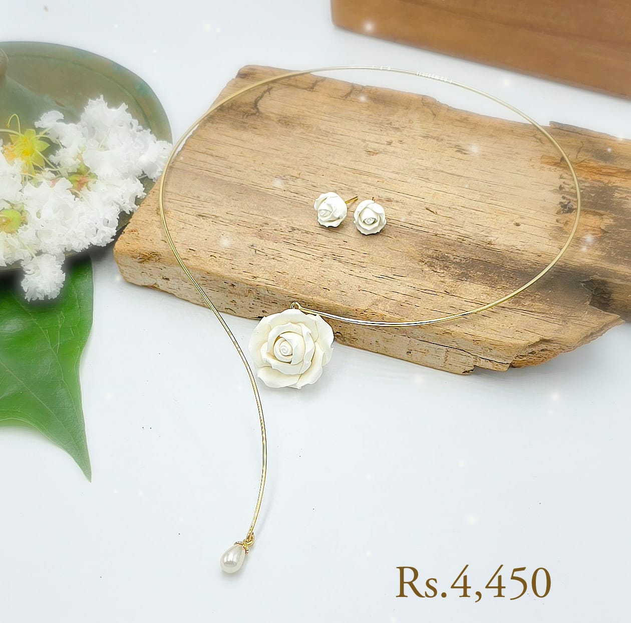 Ivory Bloom Front Open Necklace