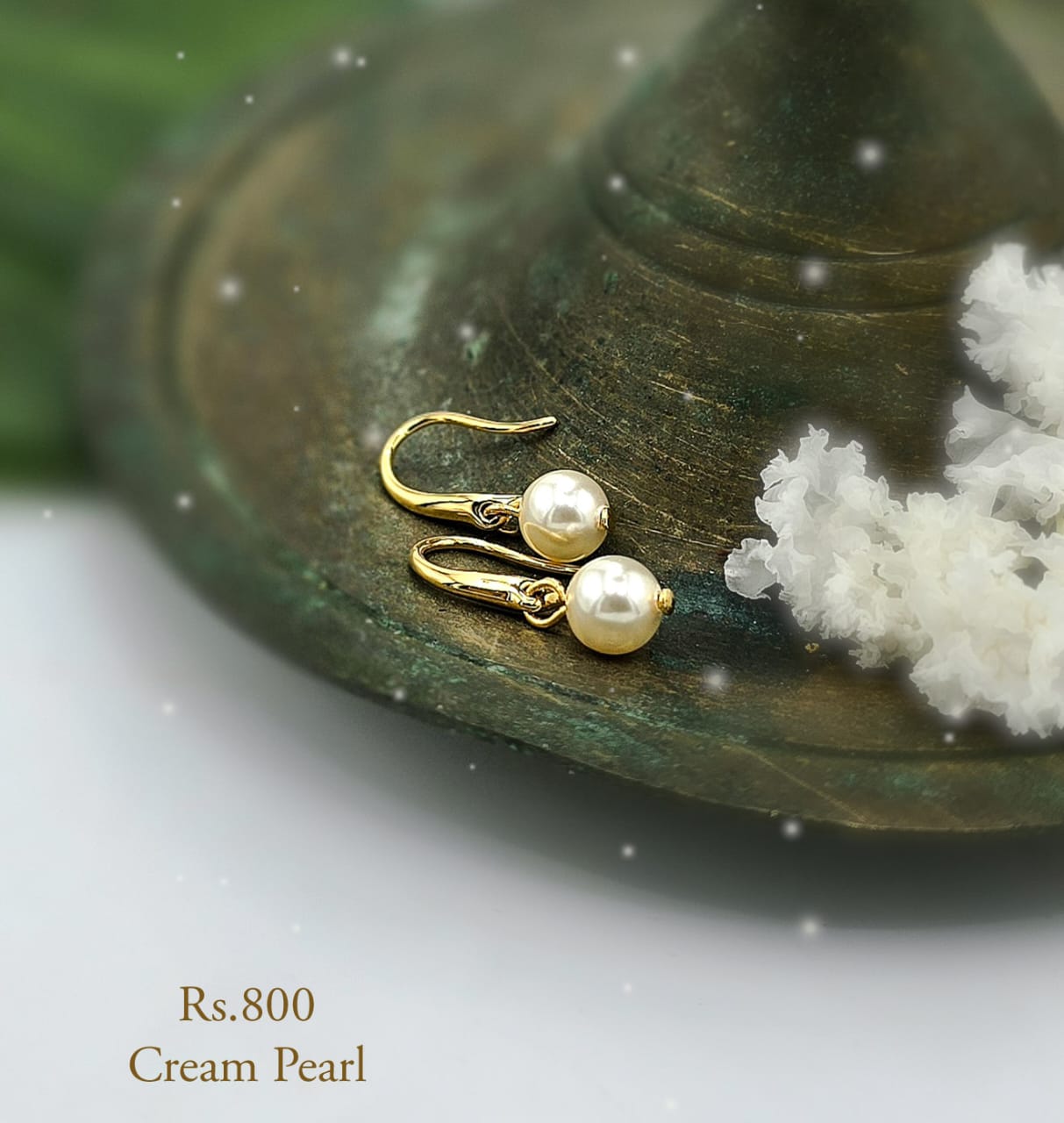 Signature Cream Pearl Necklace Set - Image 4