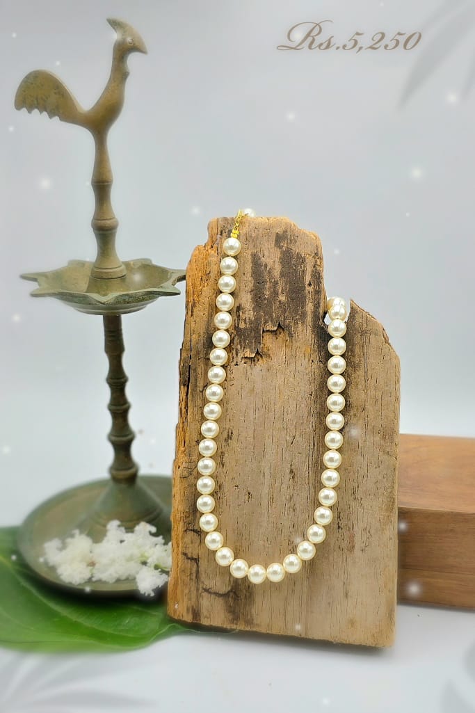 Signature Cream Pearl Necklace Set - Image 2