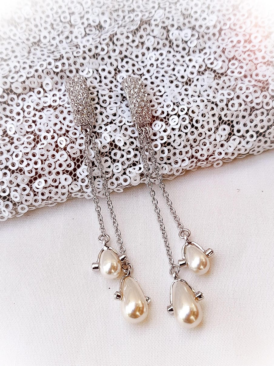 Pearl Teardrop Hanging Earring - Image 4