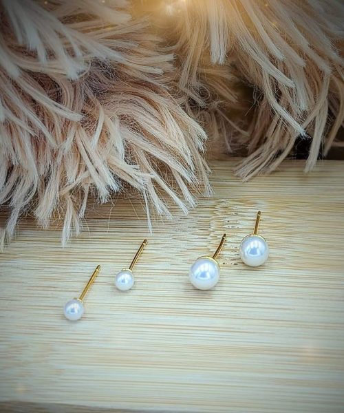 Signature Pearl Stud Earring