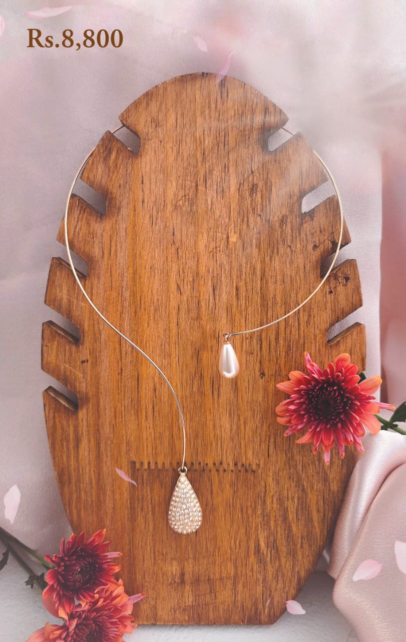 Sparkling Tear Pendant Front Open Necklace