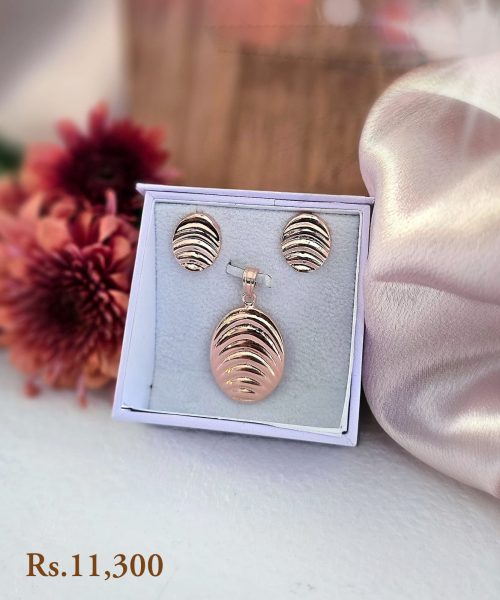 Signature Metal Leaf Pendant & Earring