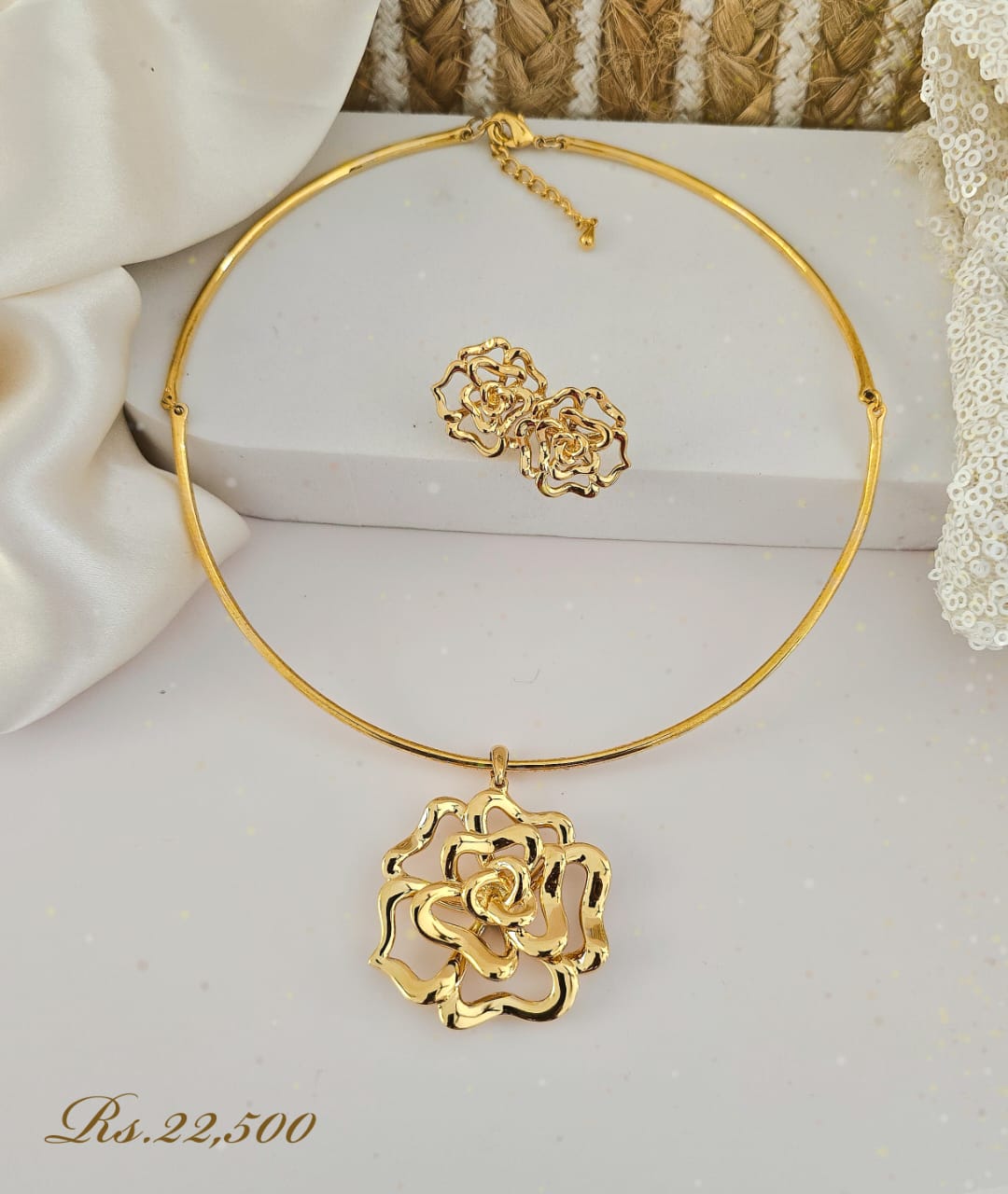 Metallic Rose Lasso Necklace Set - Image 2