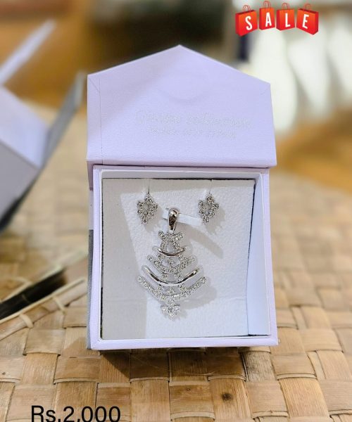 Flourish Tree Pendant Set