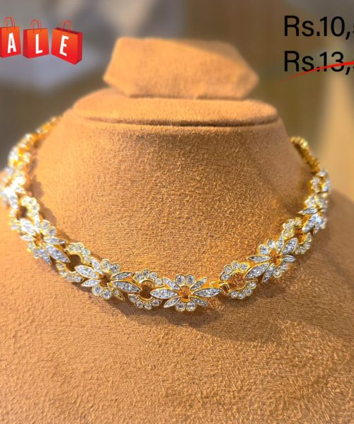Broad Flowery Necklace