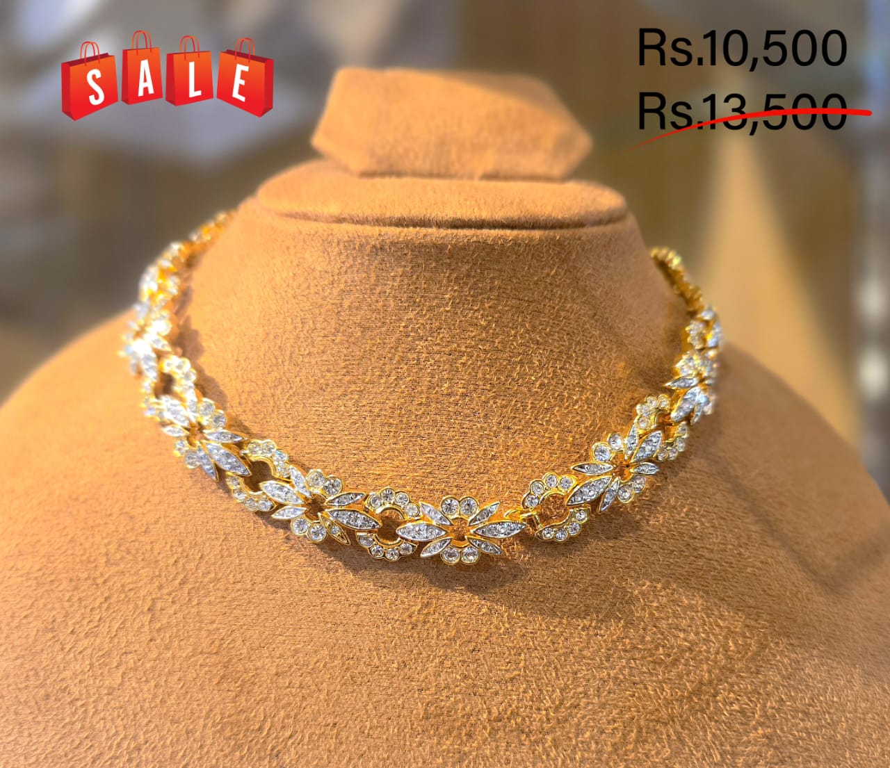 Broad Flowery Necklace