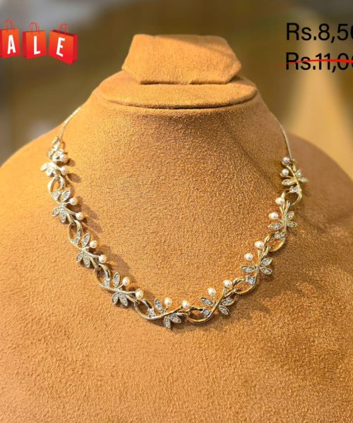 Dainty Pearl Leaf Half Necklace