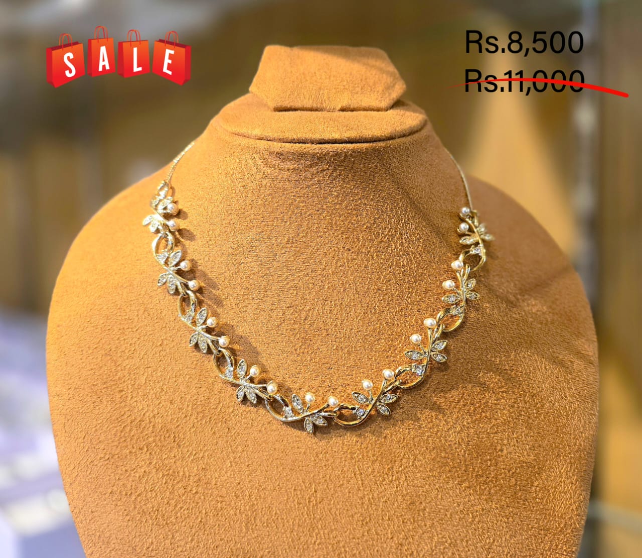 Dainty Pearl Leaf Half Necklace