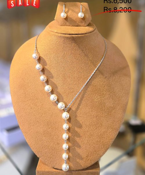 Vintage Pearl Necklace Set
