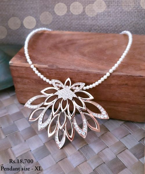 Heritage Blossom Pendant Pearl Necklace