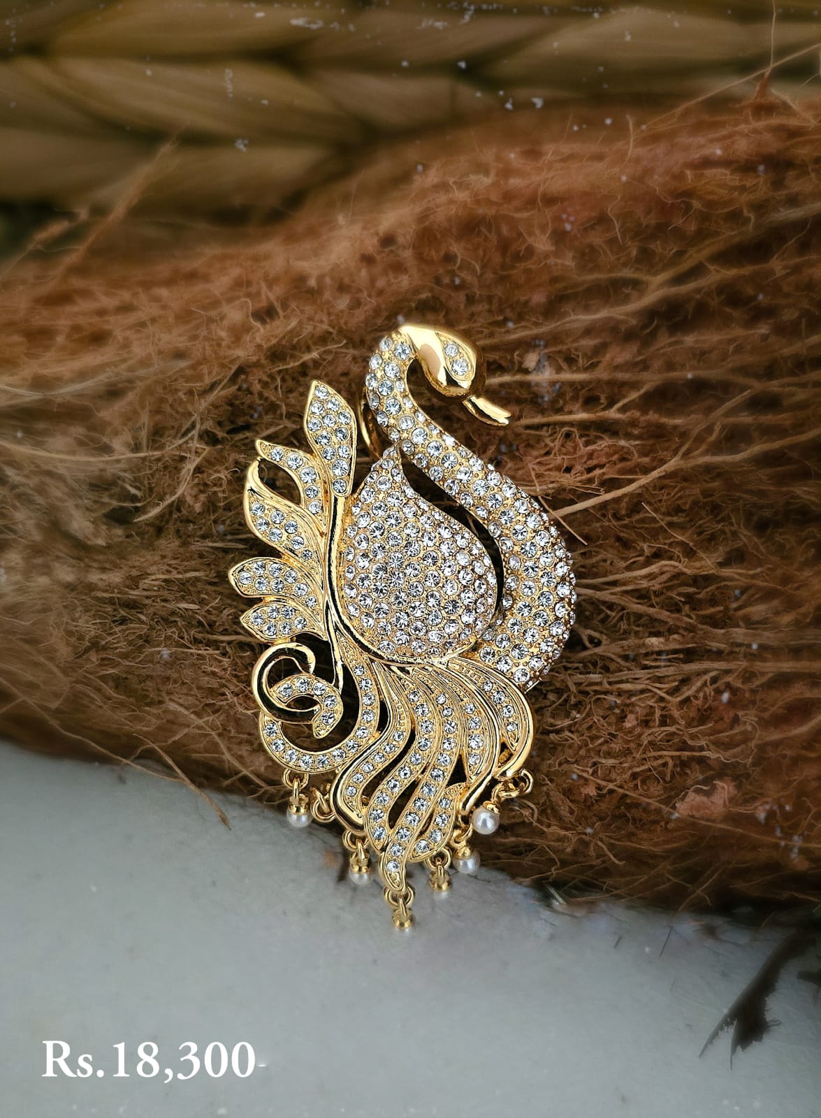 Elegant Up standing Pearl Drooping Swan Pendant 2 Elegant Up standing Pearl Drooping Swan Pendant - Image 2