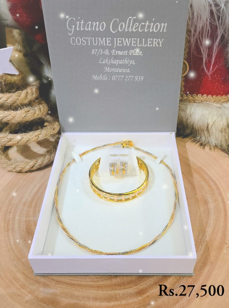 Twisted Lasso With Imperial bangle & Earrings