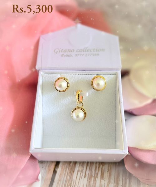 Pearl Rim Pendant Necklace Set-VC