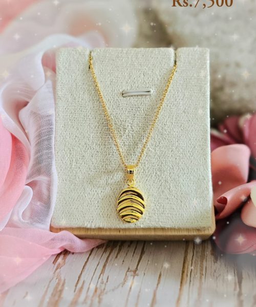 Signature Metal Leaf Necklace-VC