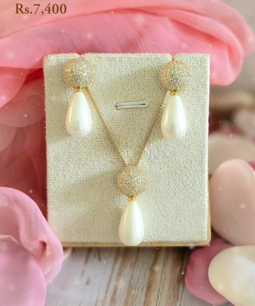 Fancy Stone Stud Pearl Teardrop Necklace Set