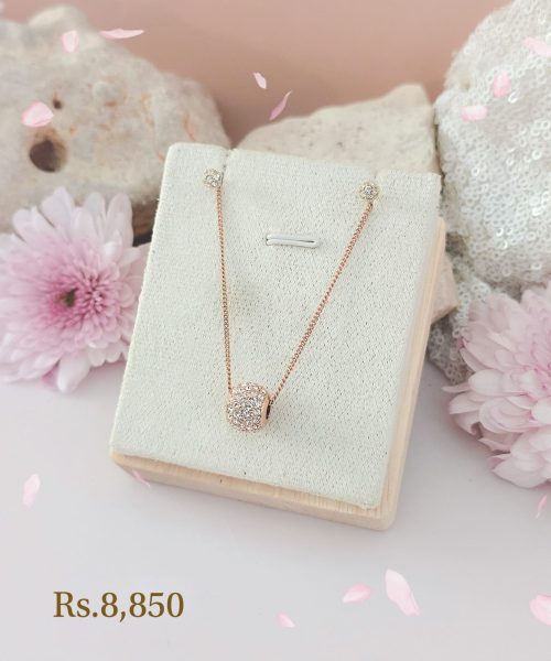 Passing Through Stone Ball Necklace Set