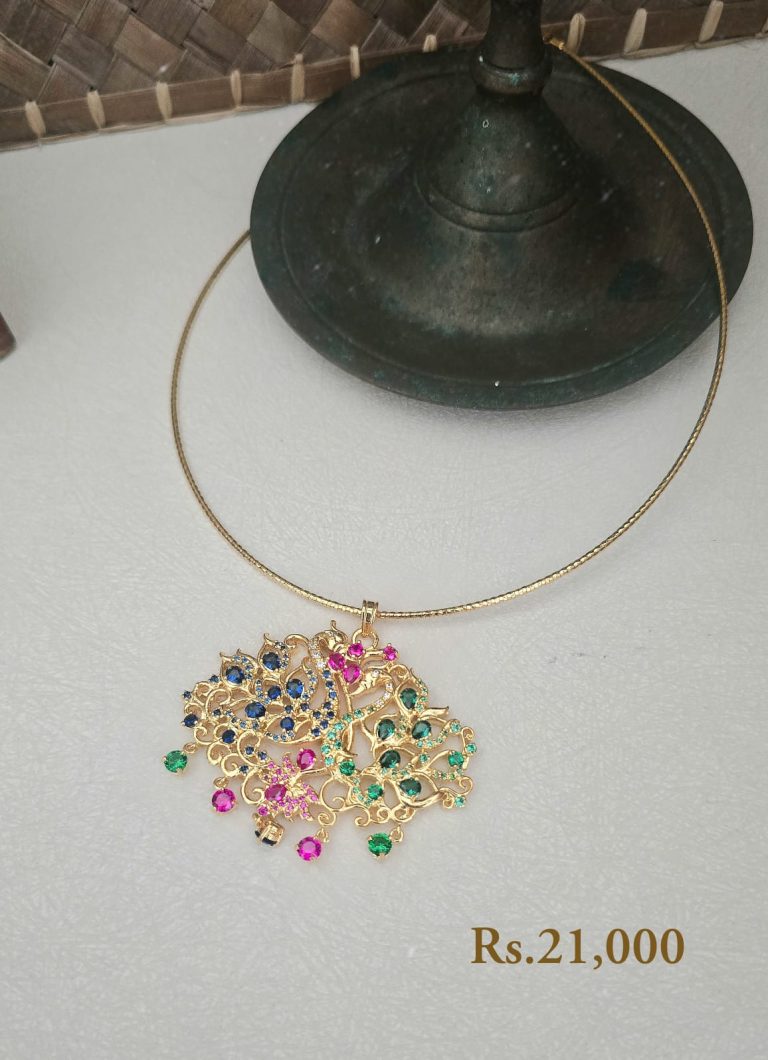 Multicolored Hansa Puttuwa Pendant With Lasso