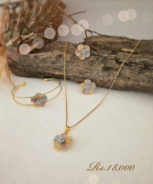 Five Petal Flower Pendant Necklace Set