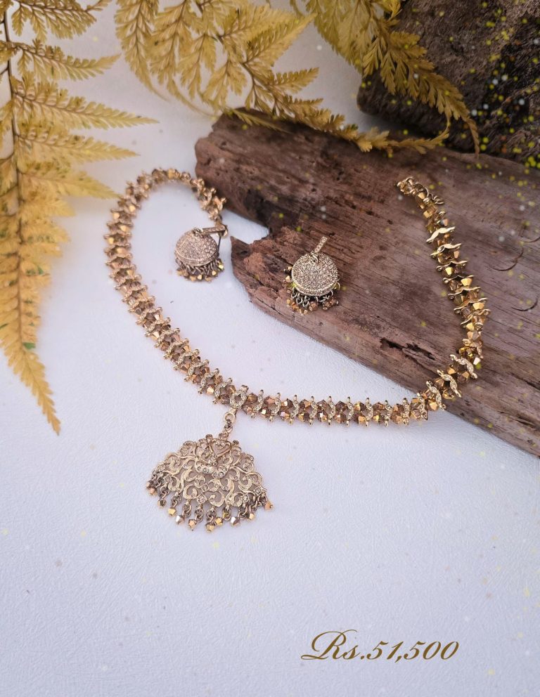 Aurum Crystal Hansa Puttuwa Choker Set